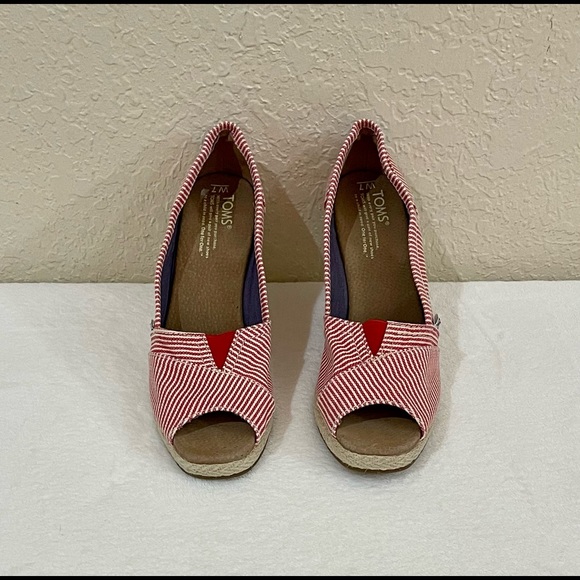 TOMS Calypso Canvas Espadrille Wedge Heel Red White Stripe Peep Toe EUC SIZE 7 - Picture 2 of 8